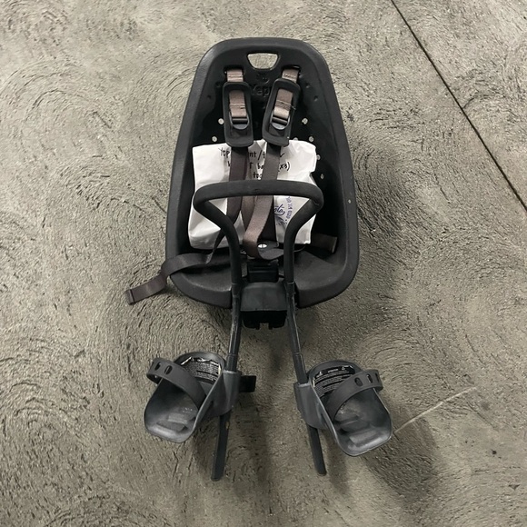 Thule Yepp Maxi Child Bike Seat, Black - Picture 2 of 11